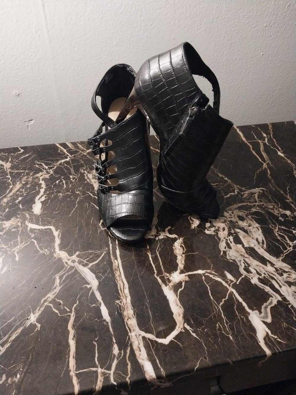 BCBG MAXAZRIA Ankle Boot Sandal Mirror Funky Shaped Heels